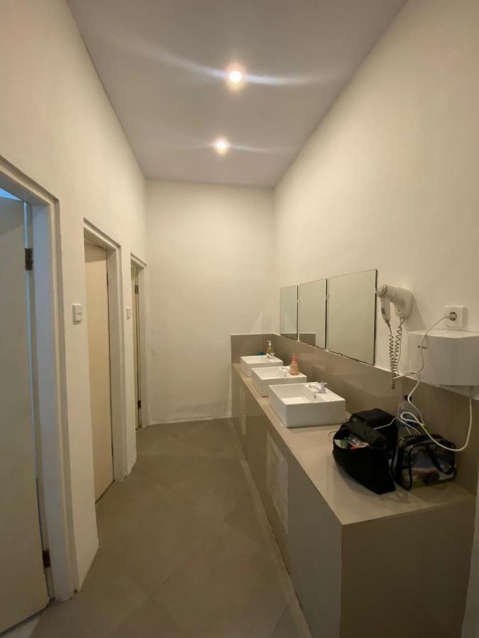 The Packerbox Hostel Batununggul Buitenkant foto