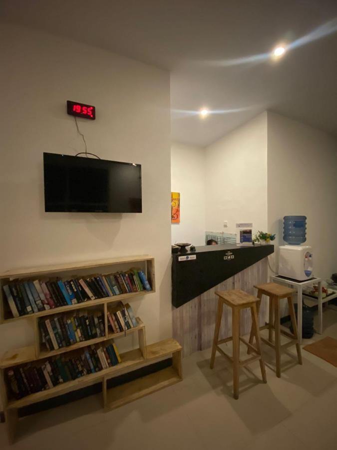 The Packerbox Hostel Batununggul Buitenkant foto